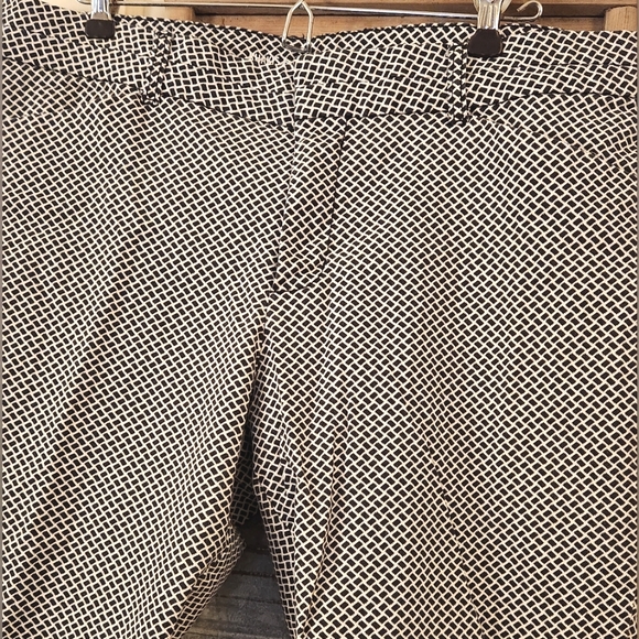 Pants Gap Black and White Patterned Slim City Khakis Trousers - Picture 1 of 7